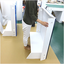 組立て簡単！3Dトリックアート 倒れ止めパーツと固定